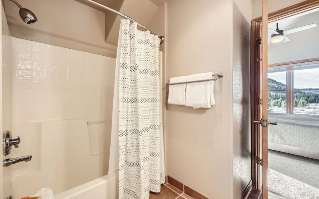 5959 Hidden River Lodge 2 Bedroom Condo
