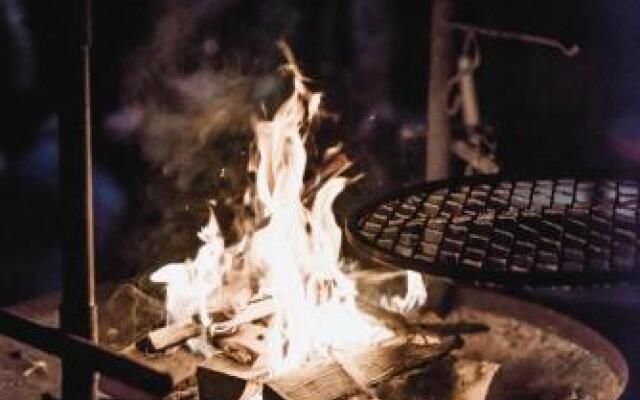 Golden Crown - Levin Iglut