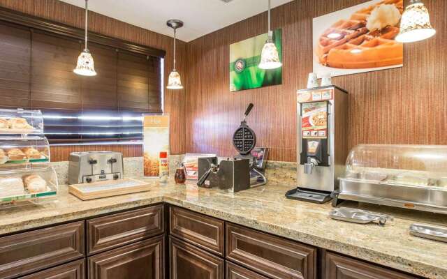 Quality Inn & Suites Woodland - Sacramento Airport