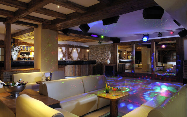 Tevini Dolomites Charming Hotel