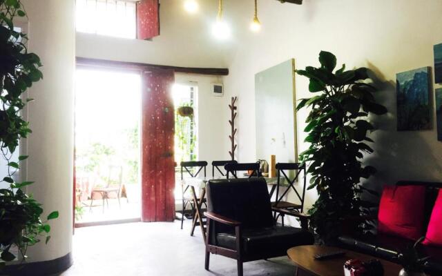 April Sewing Country House