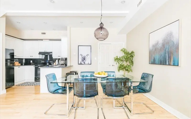 Bright 3BR in Church Yonge Corridor by Sonder