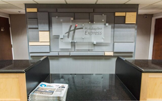 Holiday Inn Express Hotel and Suites Kinston by IHG