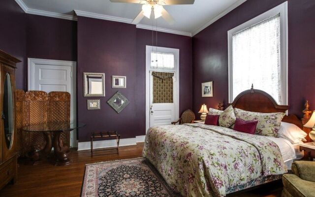 1501 Linden Manor Bed and Breakfast