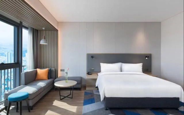 Holiday Inn Express Shenzhen Haiyuan City, An Ihg Hotel – Guest Rooms – Shenzhen