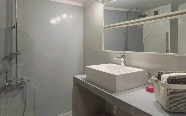 Penelope's Luxury Apartment