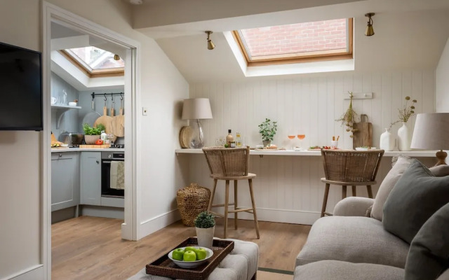 Charming Mews House in Historic Winchester