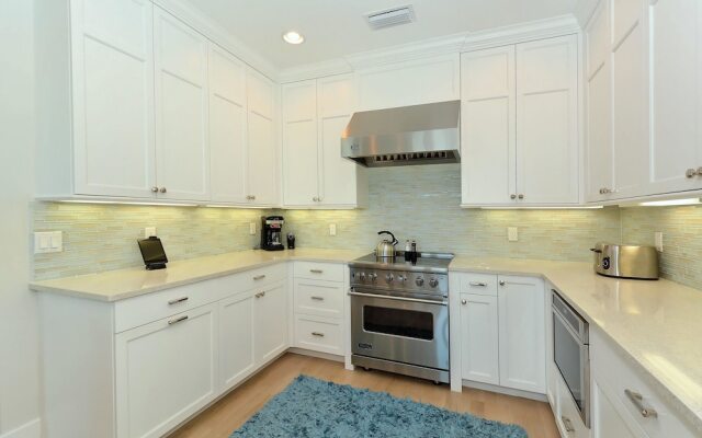 Direct Beach View Apartment 5