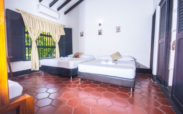 Hotel Familia Casa Blanca