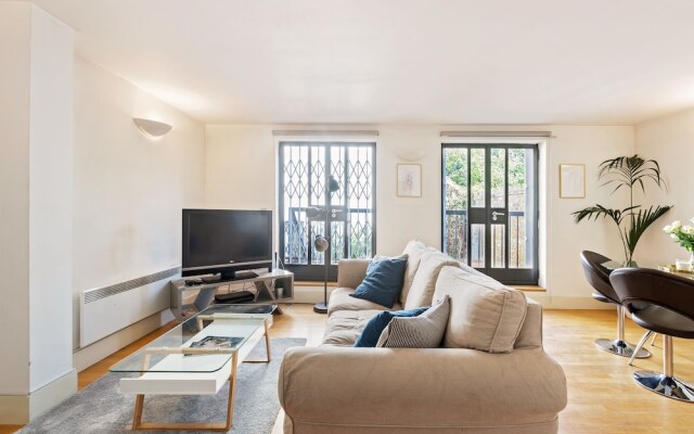 2 Bdr in Kensington E1 by the Residences