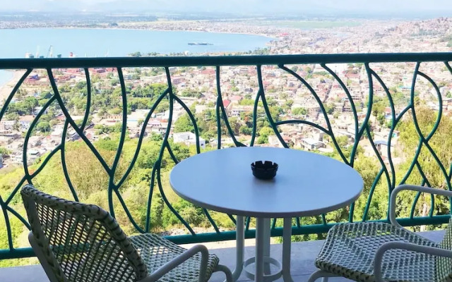 Satama Hotel