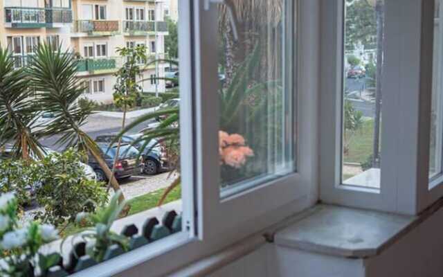 Stunning 3bed Apartment in Belas, Lisbon