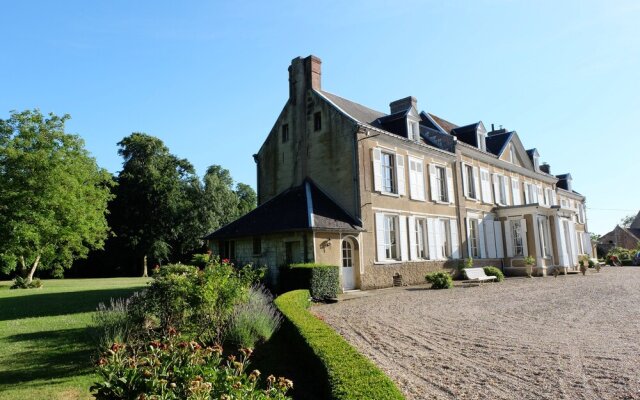 Chateau De Beauvoir