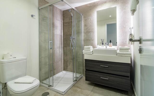 INF3.3K- Stunning city apartment.