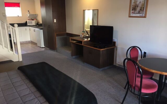 Admirals Motor Lodge