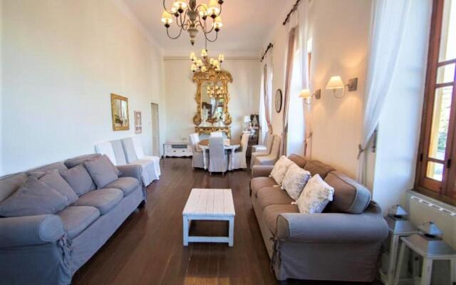 Grande appartamento in Villa con terrazza sul mare