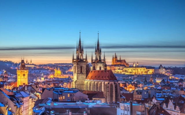 Theatre 9 Apartment by Adrez Living