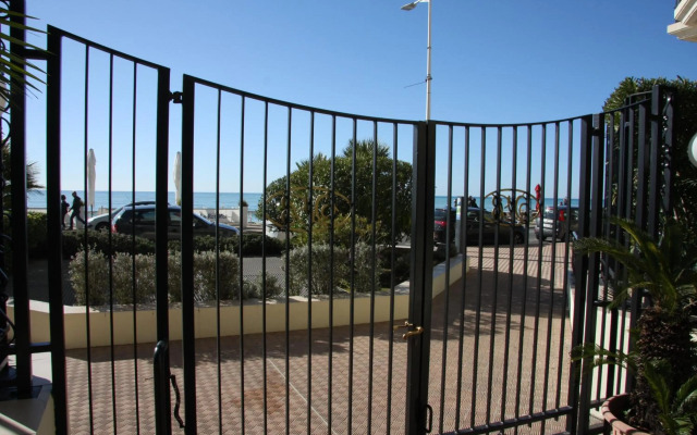 Sharon Apartment in Victoria Beach