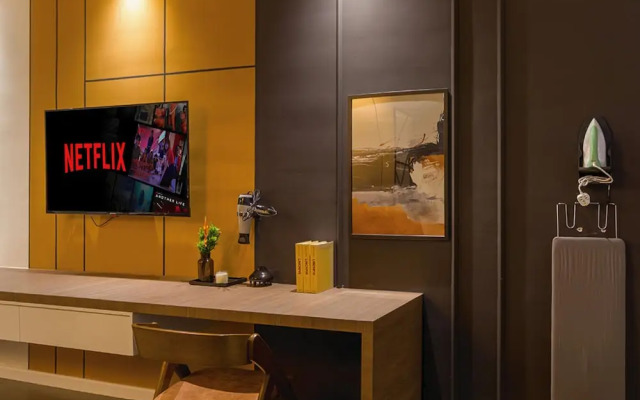 Chambers Residence, Sunway Putra Mall