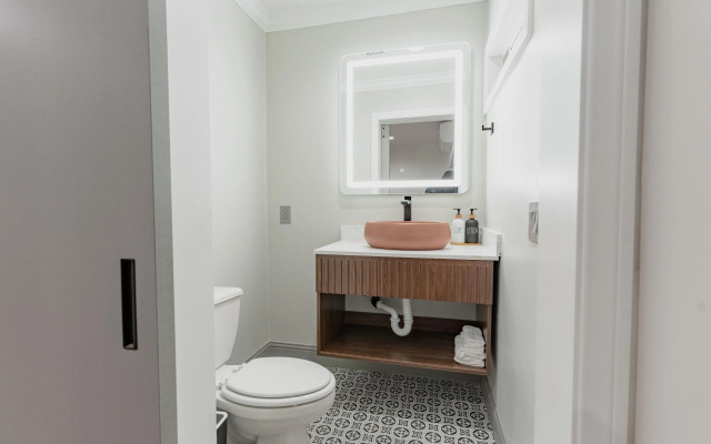 Laura Lodge Santa Maria