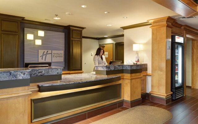 Holiday Inn Express Hotel & Suites Warwick-Providence (Arpt) by IHG