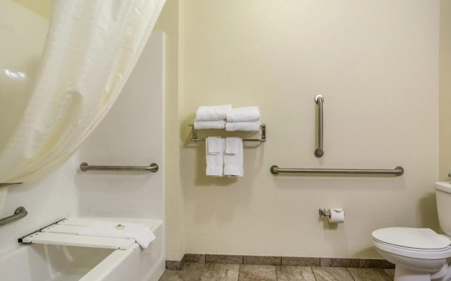Cobblestone Hotel & Suites – Chippewa Falls