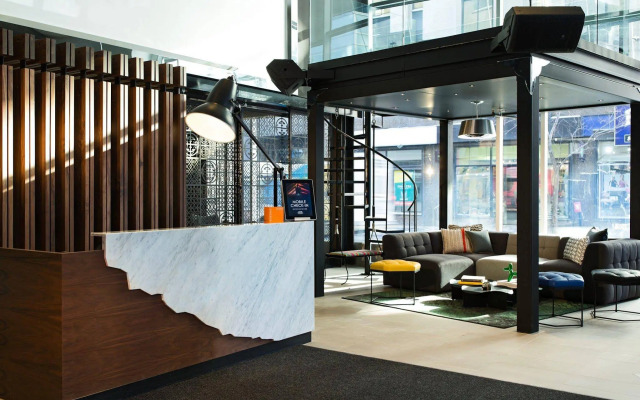Renaissance Montreal Downtown Hotel