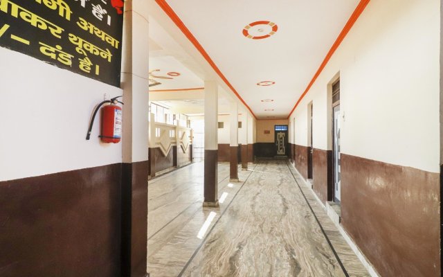 OYO 72863 New Satkar Hotel