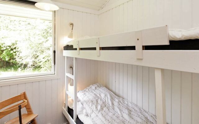 Peaceful Holiday Home in Hals near Sea