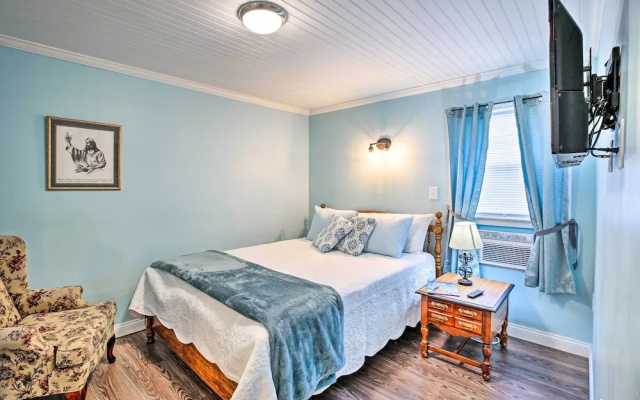 Updated Williamstown Apartment With Kitchen!