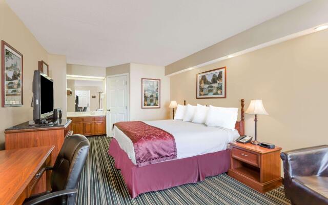 Baymont Inn & Suites - Orangeburg