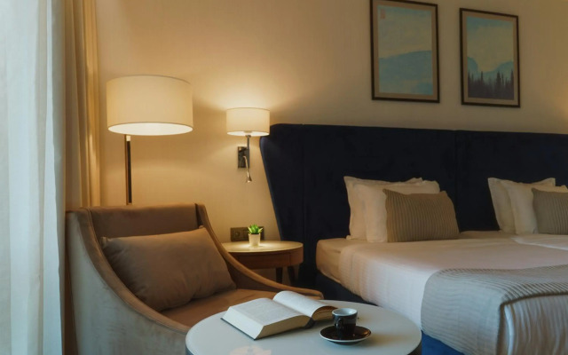 Astor Garden Hotel