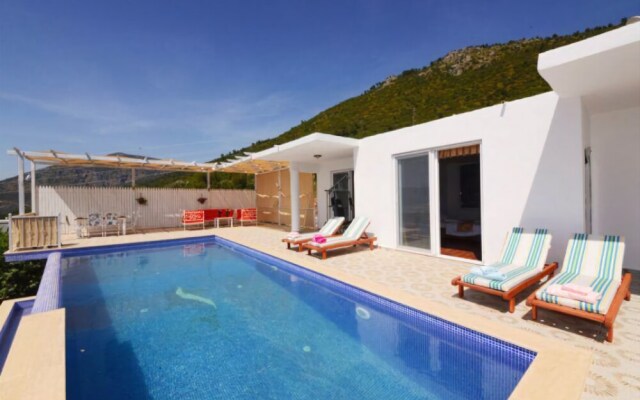 Atlas Villa 2 by rezervasyonyap