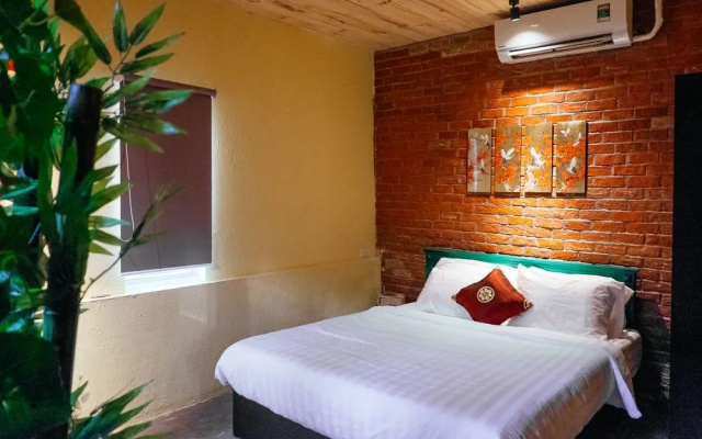 1968 Homes Cozy Vintage City Centre Home – Guest Rooms – Hanoi