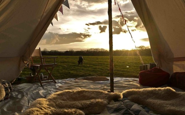 Hippie Hippie Shake Bell Tent - Hang Out Zone
