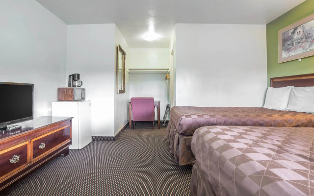 Rodeway Inn & Suites