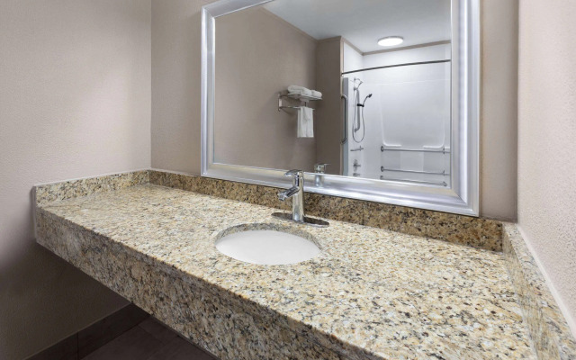 Super 8 By Wyndham Bridgeport/Clarksburg Area