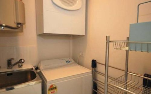 5 'Harbourside' 3-7 Soldiers Point Road - Ground Floor Waterfront Unit – Guest Rooms – Soldiers Point