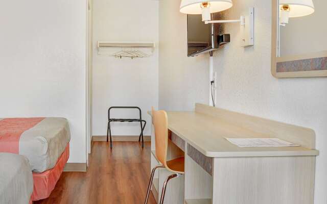 Motel 6 Portland, OR - Central