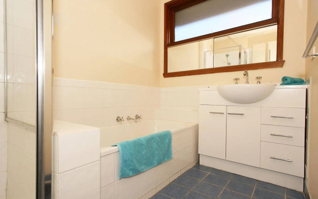 40 Thames Holiday Unit