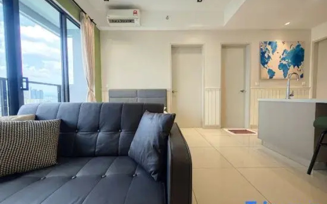 TRION The 108 Family Suite Pool & City view