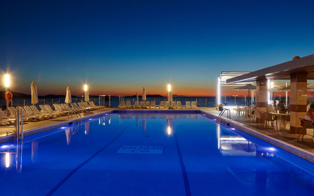 Nereida Aparthotel