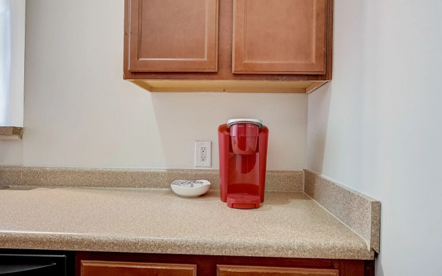 FRONTDESK 1010 Central Apts Downtown Indy