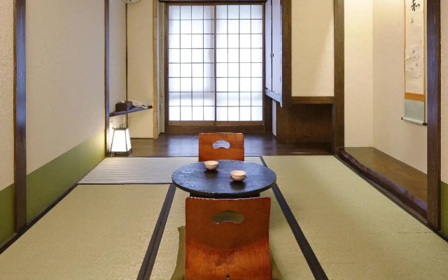 Kyomachiya Ryokan Sakura Urushitei Guest House
