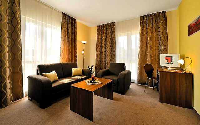 Melrose Apartments 2