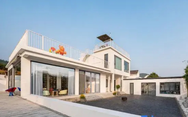 Yy House