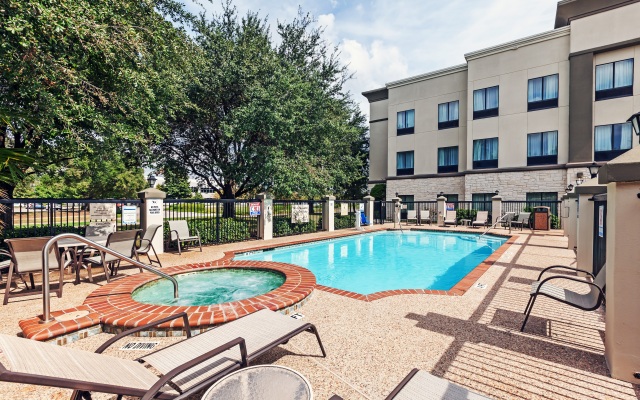 Hampton Inn & Suites Houston - Rosenberg