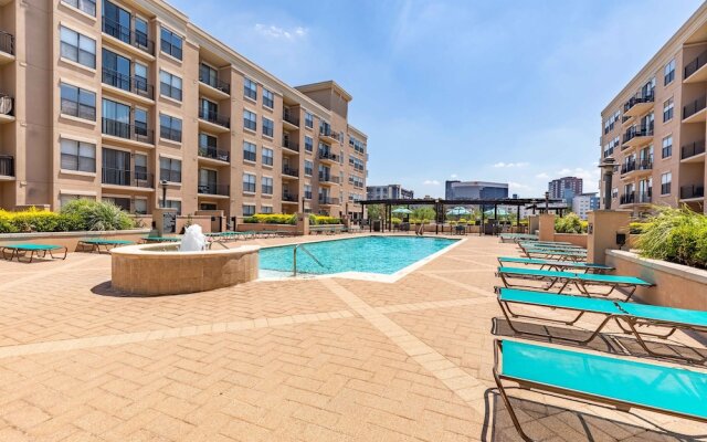 Executive Suite With Pool & Gym
