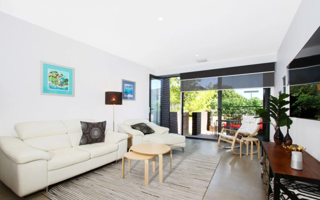 Accommodate Canberra - Dockside