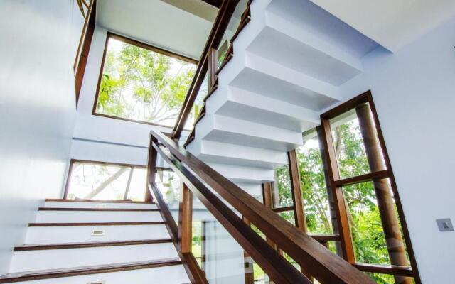 Mary's Beach 4 BR Villa